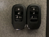 スマートキー付きですからドアロックの開閉およびエンジンスタートが楽々です。電動スライドドアの開け閉めもボタンで操作できます。スペアキーも同じものを用意しております。