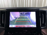 安心のバックモニターガイドがあって、夜間でもよく見えます。事故を未然に防げて安心です。