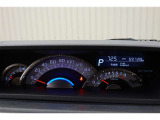 とっても見やすいメーターです。夜間時はラグジュアリーな気分にさせてくれる照明が魅力ですので、夜のドライブも楽しみになりますよ♪