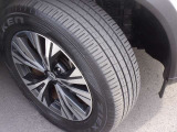 純正のアルミホイールで足元すっきり