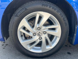 【純正アルミホイール】外観にマッチした純正アルミホイールを装着しております。各種社外アルミホイールや、スタッドレスタイヤも取扱いしております。是非ご相談ください♪