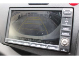 バックカメラが装備されており、後方の安全確認はもちろんのこと狭い場所での駐車や雨の日・夜間など視界の悪いコンディションでのストレスの軽減にもなります!