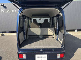 広々とした荷室スペースなので、お仕事の道具から大きなものまでしっかり対応できます。開口部も低いので積み込み作業もスムーズ!!