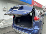 オートバックドア装備!バックドアや運転席のスイッチ、リモコンキーでも開閉操作できるんですよ!