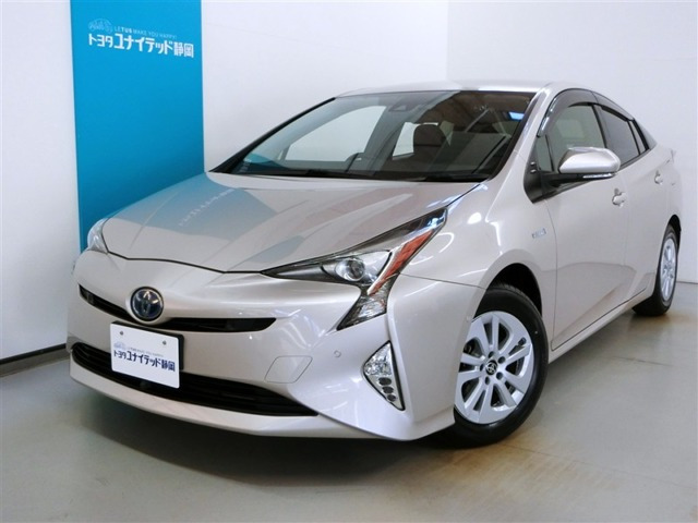 プリウス 1.8 S セーフティ プラス E-Four 4WD 