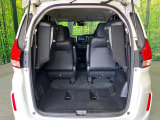 後席を格納すると、これだけの広さが!シーンに合わせたシートアレンジで、大きな荷物も積むことが出来ます♪