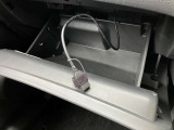 グローブボックス内にUSBソケットが装備されています