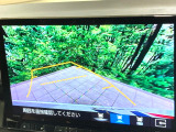 【バックカメラ】駐車時に後方がリアルタイム映像で確認できます。大型商業施設や立体駐車場での駐車時や、夜間のバック時に大活躍!運転スキルに関わらず、今や必須となった装備のひとつです!