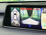 【パノラミックビューモニター】専用のカメラにより、上から見下ろしたような視点で360度クルマの周囲を確認することができます☆死角部分も確認しやすく、狭い場所での切り返しや駐車もスムーズに行えます。