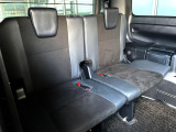 3列目シートはもちろん状態良好☆大人でもゆったりと座って頂けますので、大人数でのお出かけもラクラクです♪ご家族で、気の知れた仲間で、ドライブに行くのが楽しみですね♪
