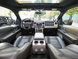 新規車検取得/新車並行/実走行/禁煙車/SVT RAPTOR SUPER CREW-CAB/4WD/ラグジュアリ-PKG/V8 6.2L 411ps/801A-PKG/カスタム多数/社外17AW(純正OP鍛造アルミ有)/Borlaエキゾ-ストマフラ-(純正マフラ-有)
