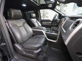 新規車検取得/新車並行/実走行/禁煙車/SVT RAPTOR SUPER CREW-CAB/4WD/ラグジュアリ-PKG/V8 6.2L 411ps/801A-PKG/カスタム多数/社外17AW(純正OP鍛造アルミ有)/Borlaエキゾ-ストマフラ-(純正マフラ-有)