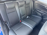 後部座席も気になるようなキズ・汚れやへたり等、大きなダメージはなく、良好な状態です。