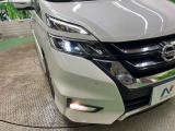 【LEDヘッドライト】悪天候や夜間走行時も良好な視界を確保し安心して運転できる高輝度LEDヘッドライトを装備!点灯速度が早く、消費電力も抑えられています。