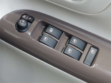 パワーウインドウを装備しております!後席ウインドゥの閉め忘れも運転席で解決できます♪