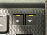 寒い日のドライブを快適にする運転席&助手席シートヒーターが付いてます。アクセサリーソケット(12V/120W)も装備されています。
