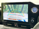 【バックカメラ】駐車時に後方がリアルタイム映像で確認できます。大型商業施設や立体駐車場での駐車時や、夜間のバック時に大活躍!運転スキルに関わらず、今や必須となった装備のひとつです!