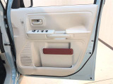 運転席前面ドア部分です♪