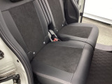 セカンドシートです!!ベンチシートになってますので、お二人の乗車ですとゆったり座って頂けますよ!!