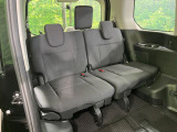 3列目シートはもちろん状態良好☆大人でもゆったりと座って頂けますので、大人数でのお出かけもラクラクです♪ご家族で、気の知れた仲間で、ドライブに行くのが楽しみですね♪