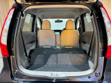 後席を折りたたむと軽自動車とは思えないほど広々としたラゲッジへと早変わり♪