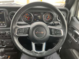 ハンドル裏にはオーディオ操作用のボタンがあり運転中でも安全に操作可能です!