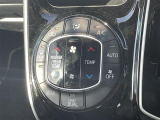 【オートエアコン】車内温度を感知して自動で温度調整をしてくれるのでいつでも快適な車内空間を創り上げます。