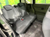 後部座席も気になるようなキズ・汚れやへたり等、大きなダメージはなく、良好な状態です。