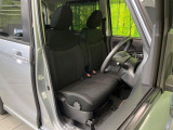 運転席シート廻りは使用感も少なく、良好な状態となっています。丁寧に使われていたことがよくわかりますね。