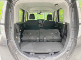 普段のお買い物や通勤、送迎等に十分な荷室スペースを確保しております。セカンドシートを倒すと、大きな荷物の積載も可能です♪