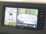 【アラウンドビューモニター】専用のカメラにより、上から見下ろしたような視点で360度クルマの周囲を確認することができます☆死角部分も確認しやすく、狭い場所での切り返しや駐車もスムーズに行えます。