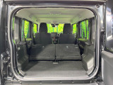 後席を格納すると、これだけの広さが!シーンに合わせたシートアレンジで、大きな荷物も積むことが出来ます♪