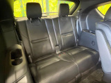 後部座席も気になるようなキズ・汚れやへたり等、大きなダメージはなく、良好な状態です。
