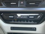 ◆AUTOエアコン◆温度調整も楽々できます!◆DISC挿入口◆CD/DVDの再生が可能です!