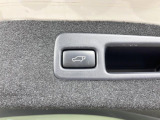 【パワーバックドア】スマートキーや運転席のボタンを押すだけでリアゲートが自動で開閉します!荷物を持っている時や、高い位置にあるバックドアを閉める際に便利な機能です♪