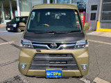 デッキバンはダイハツが生産する軽バンと軽トラックの機能を併せ持つ4人乗りの軽商用車です!後部座席以降の車体上部が取り払われ荷台として利用できるのが特徴です!