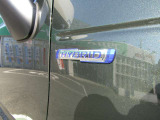 こちらのお車はハイブリッド車です。優れた燃費性能とより力強く快適な走行性能が特徴です★