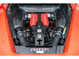 4.0L V8ツインターボエンジン+3基のモーターを加えたプラグインハイブリッドになります。