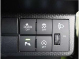 アイドリングストップ機能がついているので、停車時にエンジンを止めて燃料消費を抑えます。環境にもお財布に優しいですね♪