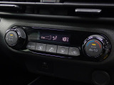 オートエアコン装備★室温調整も楽々!快適な室温を素早く調整可能です。操作パネルやスイッチも上質で操作性も良好です。