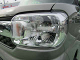 ヘッドライトはLEDランプです。LEDランプは従来のハロゲンランプと比べて、長寿命・省電力、そしてとても明るいのです!