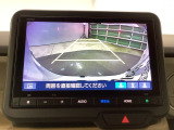 バックモニター付きで、車庫入れやバック時の後方確認をサポート。