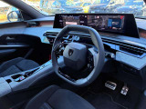 フランス車ならではのオシャレな内装がオススメです!