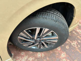 205/65R16タイヤと専用アルミホイール付き!冬タイヤは別途ご用意が必要です。ぜひご相談ください(^^♪