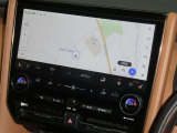 【14インチ純正ナビ】純正ナビを装備。タッチパネル式で使いやすく、詳細地図により目的地をピンポイントで設定できます。初めての道でも迷いにくく、ロングドライブも快適ですよ♪