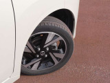 165/55R15タイヤ+専用アルミホイールです。スタッドレスタイヤや各種オプションのご注文も承っております(^^)!