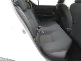 リアシートも厚く、長時間の移動もらくらくです!車種によってはラゲージスペースやトランクへのアクセスも可能!乗り心地・使い勝手共に充実です!!