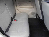 後部座席も広々です!目立った汚れや傷もなく綺麗です!納車の際にはルームクリーニングを実施しております!