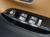 パワーウインドウを装備しております!後席ウインドゥの閉め忘れも運転席で解決できます♪