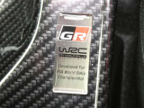 レースで鍛えられた様々なパーツが盛り込まれた車です